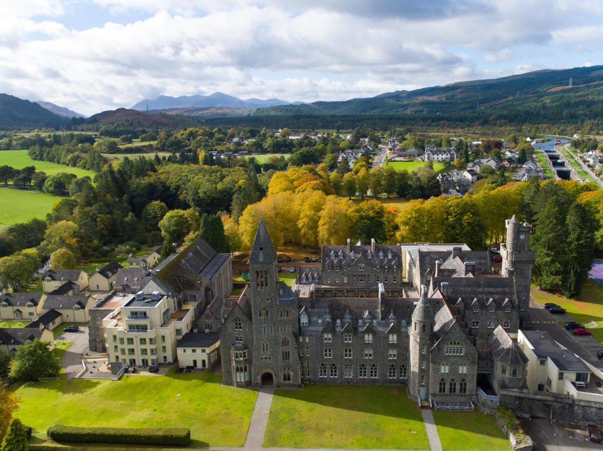 Old School Apartments With A View Fort Augustus Eksteriør billede